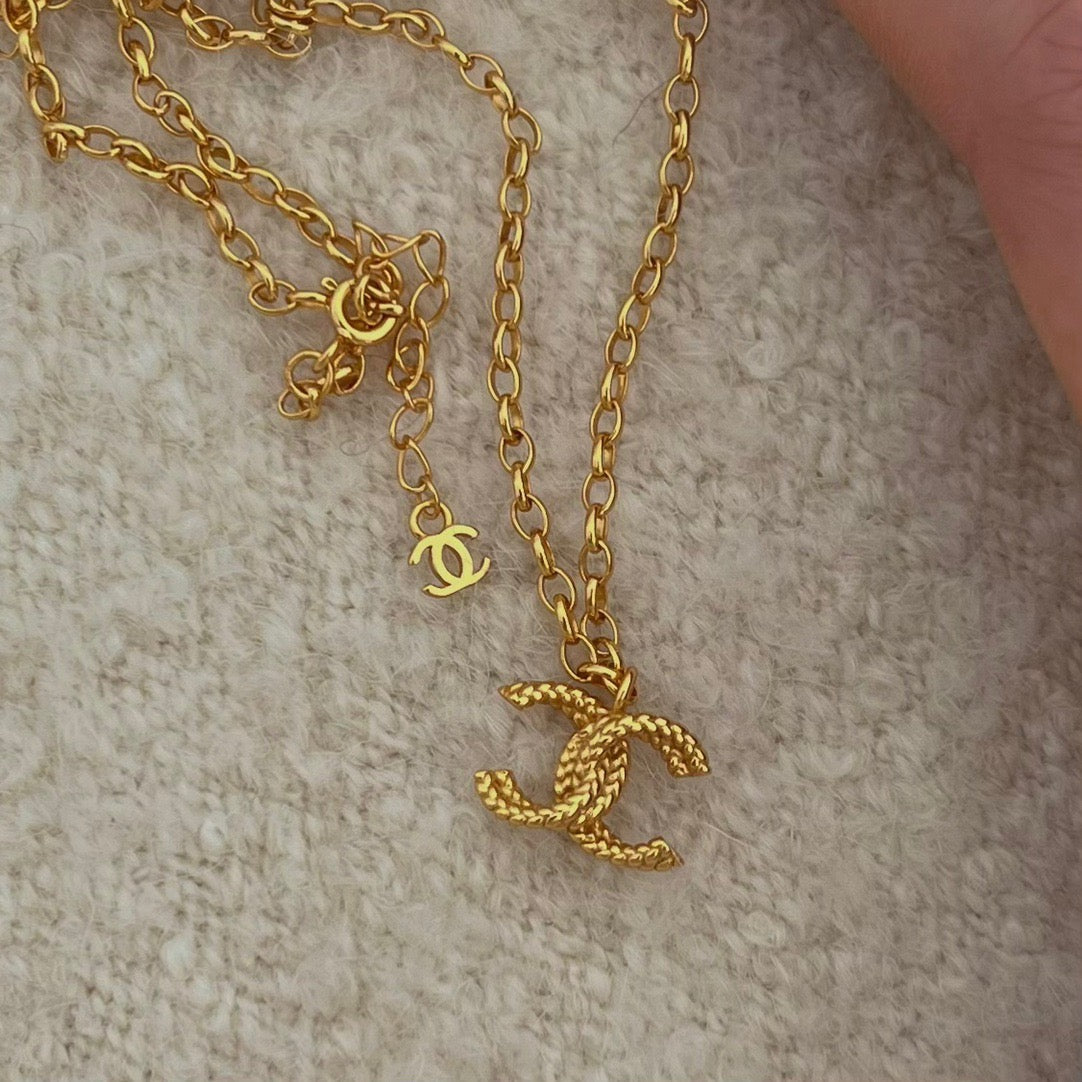 chanel gold necklace